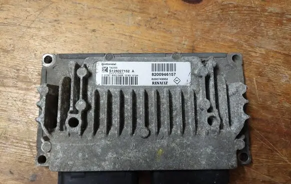 Renault Kangoo I Engine control unit/module S126027152A 8200749952 8200946157