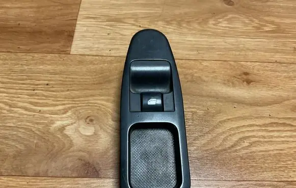 Peugeot Expert Electric window control switch 14996130