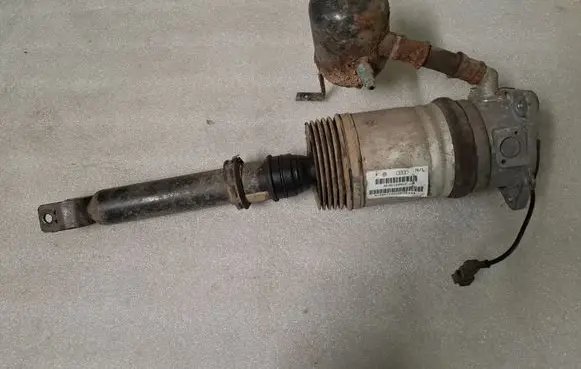 Audi A8 S8 D3 4E Rear shock absorber/damper 4E0616001E