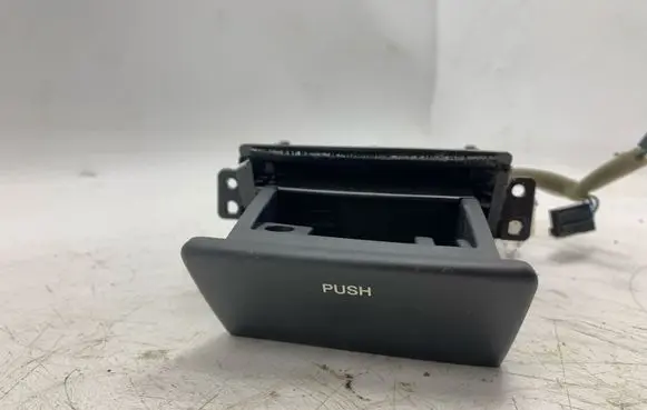 Hyundai Tucson JM Car ashtray 845502E000 U025813800 JM84652A