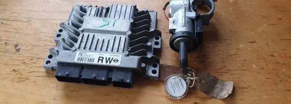 Nissan Qashqai+2 Engine control unit/module 23710BR30A S180033108A