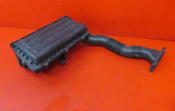 Volkswagen Golf VI Air filter box 036129611CD 1K0129618BD