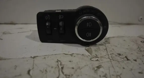 Opel Insignia A Light switch 13268694