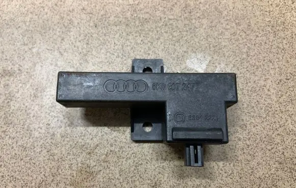 Audi A5 8T 8F Keyless (KESSY) go control unit/module 8K0907247
