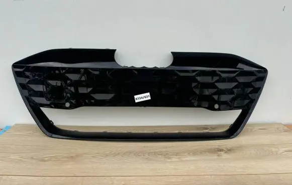 Audi E-tron GT Front bumper upper radiator grill 4J3853653C