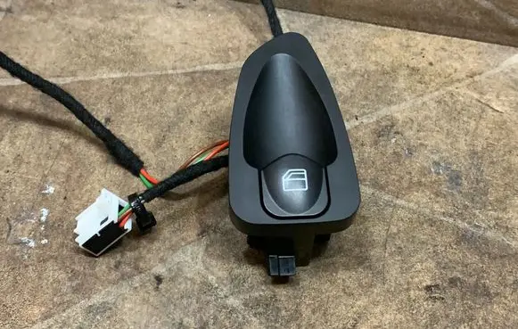 Mercedes-Benz SL R230 Electric window control switch A2308203010
