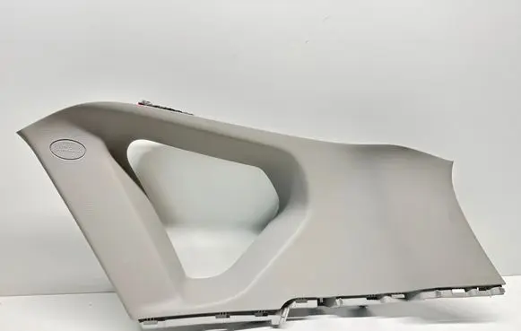 (D)pillar trim (top)