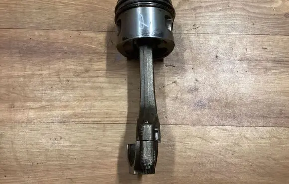 Volkswagen PASSAT B6 Piston with connecting rod BMP