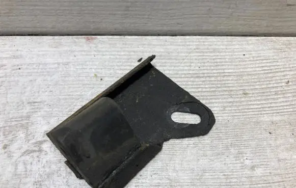 Bentley Mulsanne Radiator mount bracket