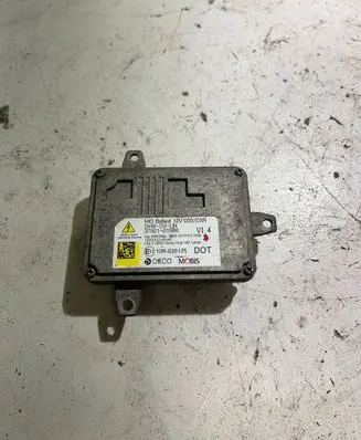 Hyundai Santa Fe Headlight ballast module Xenon 3T92101B80 10R036131