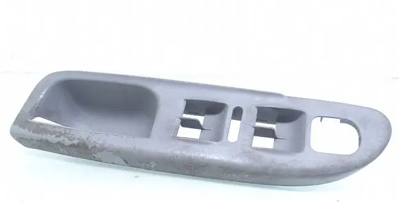 Volkswagen PASSAT B6 Front door window switch trim 3C1867171