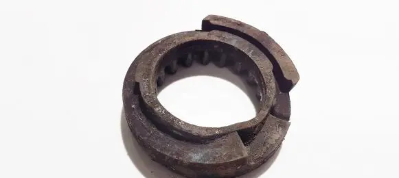 Volkswagen PASSAT B3 Front coil spring rubber mount 357512149a