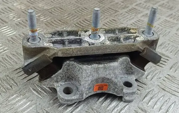 Jeep Grand Cherokee WL Gearbox mount 68576055AA