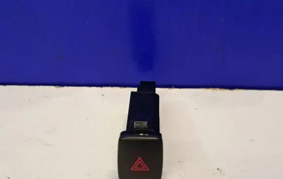 Volvo V70 Hazard light switch 9123685