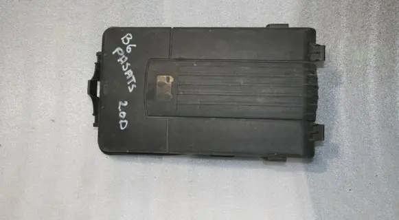 Volkswagen PASSAT B6 Battery box tray cover/lid 1K0915443C