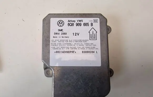Volkswagen PASSAT B5 Airbag control unit/module 6Q0909605B