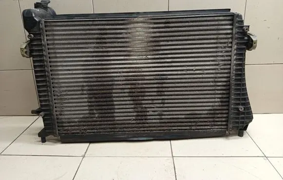 Volkswagen PASSAT B6 Intercooler radiator 1K0121345M