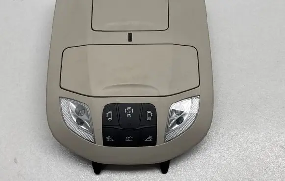 Chrysler Pacifica Front seat light 7EB11PD2AA MR532585 4575380