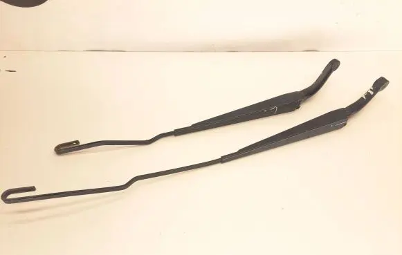 Volvo XC70 Front wiper blade arm 8624246 SP8624266 8624243
