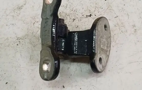 Volvo V50 Rear door lower hinge 