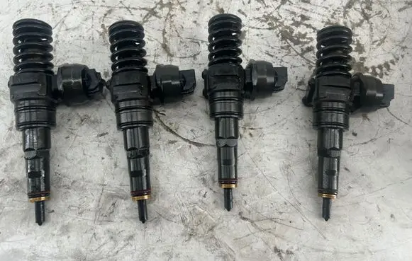Skoda Superb B6 (3T) Fuel injectors set 0414720215 038130073AG