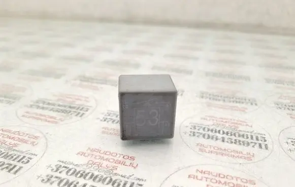Volkswagen PASSAT B5 Other relay 141951253B