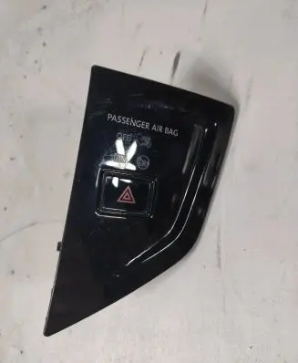 Volkswagen Polo VI Hazard light switch 2G1919225B