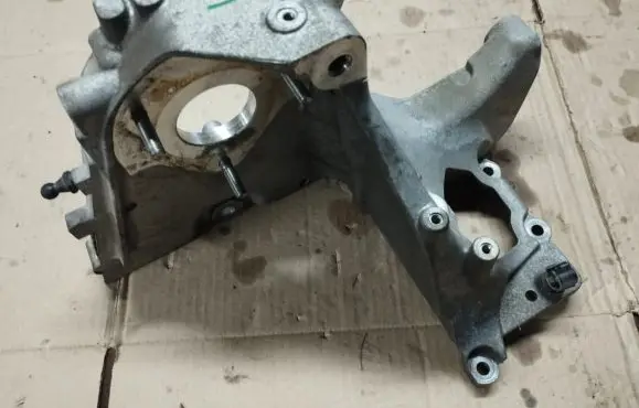 Jeep Renegade Engine mounting bracket 55263069