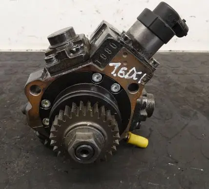 Opel Vivaro Fuel injection high pressure pump 0445010404 167008960R