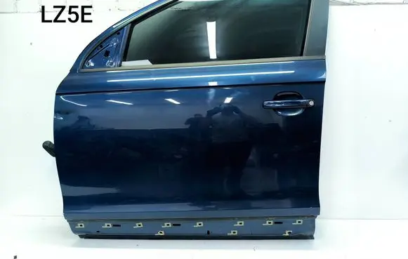 Audi Q7 4L Front door 