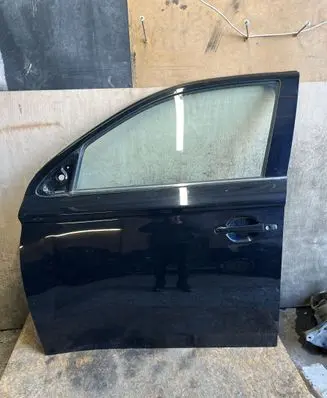 Mitsubishi Outlander Front door