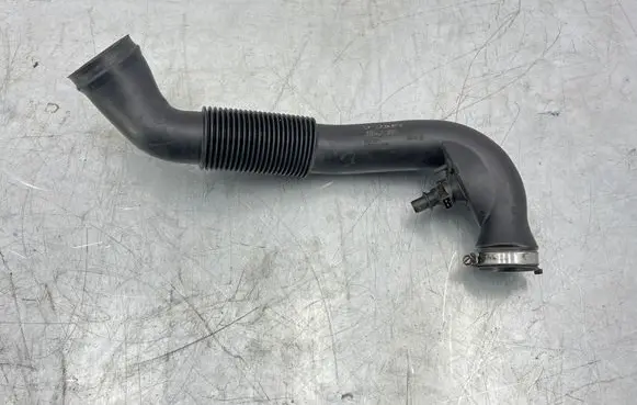 Volvo XC90 Intercooler hose/pipe 30680446