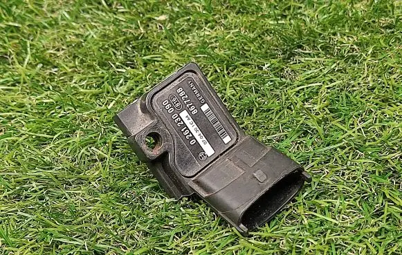Skoda Superb B5 (3U) Air pressure sensor 038906051B 0281002399