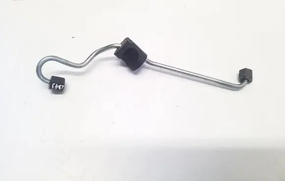 BMW 5 E60 E61 Fuel injector supply line/pipe 
