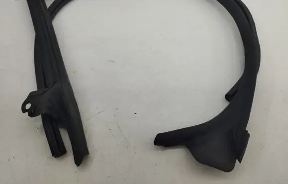 Front door rubber seal