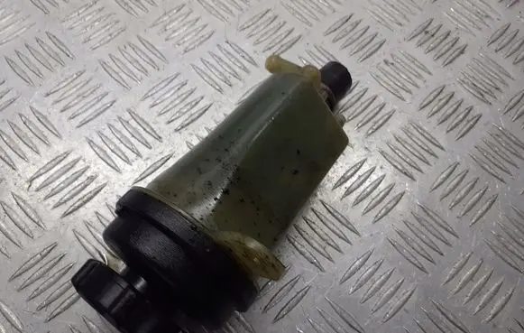 Ford Focus Power steering fluid tank/reservoir 
