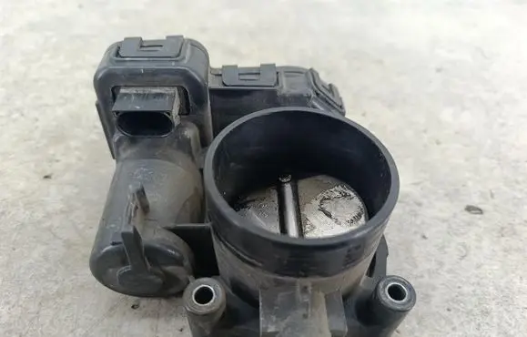 Dodge Grand Caravan Throttle body valve 04593858AB