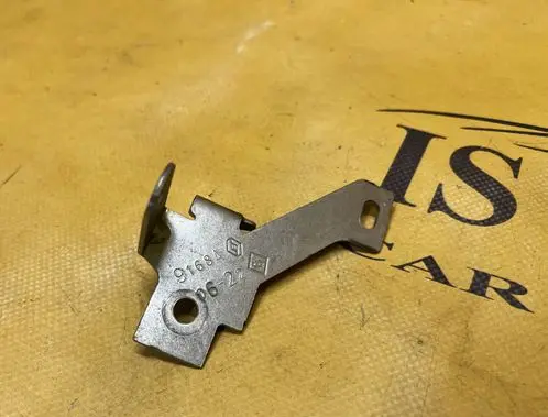 Engine mount bracket