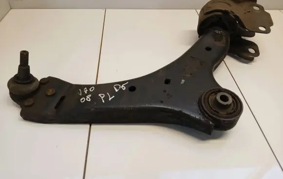 Volvo V70 Front lower control arm/wishbone