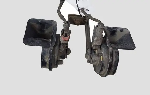 Jeep Cherokee KJ Horn signal 3881157