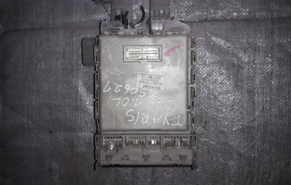 Toyota Yaris Fuse module