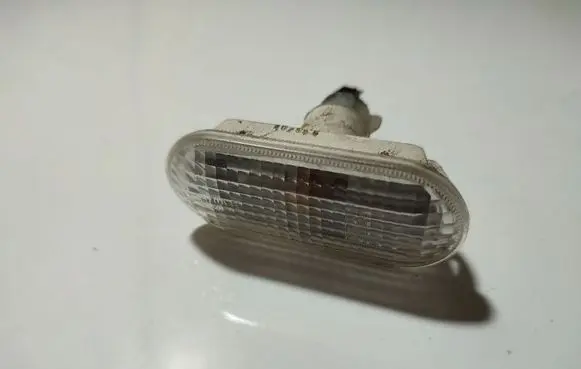 Ford C-MAX I Front fender indicator light 4m5A13K309AA