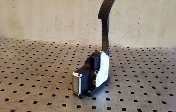 Peugeot Boxer Accelerator throttle pedal 01384162080