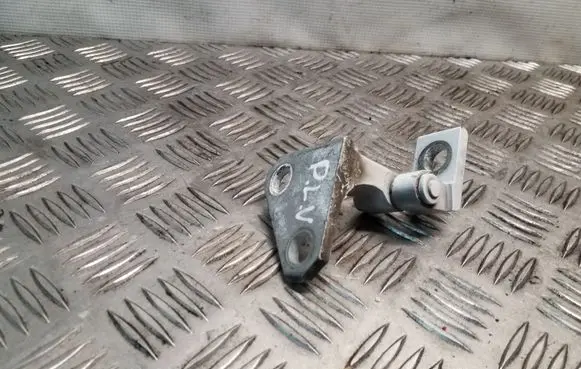Volkswagen PASSAT CC Front door upper hinge