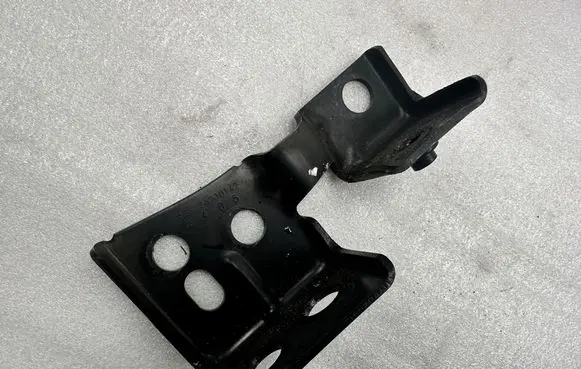 Mercedes-Benz S W222 Radiator support slam panel bracket A2226200142
