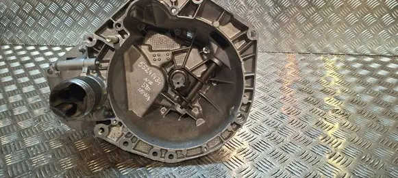 Manual 5 speed gearbox