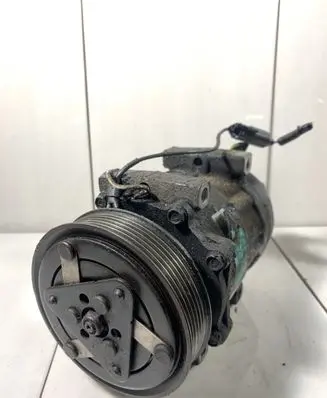 Renault Scenic I Air conditioning (A/C) compressor (pump) 8200040681