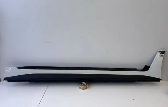 BMW i4 Foot area side trim 9491616