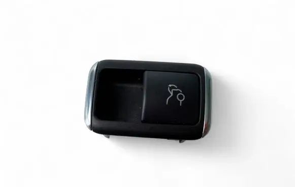 Mercedes-Benz E C207 W207 Tailgate/boot open switch button A2079057901