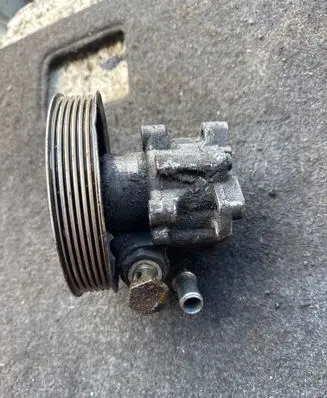 Audi A6 S6 C5 4B Power steering pump 059145255